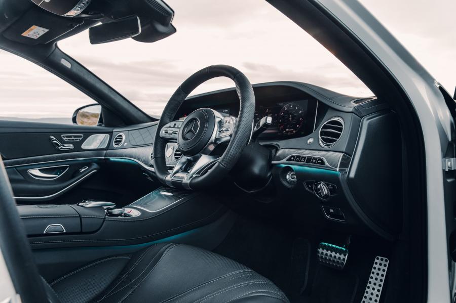 Интерьер Mercedes-AMG S63 4Matic+ Lang (V222) 2017 года  (UK) (фото 35 из 40)
